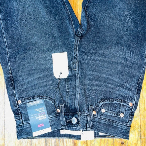 Brand new premium wedgie cut distressed Levi’s size 26x24 - Picture 4 of 9